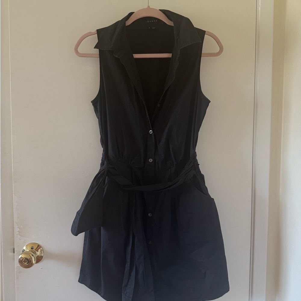 Black Sleeveless Dress